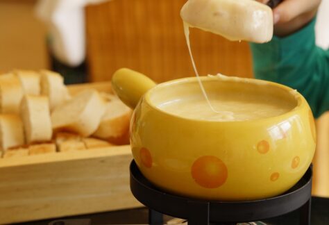 fondue, swiss fondue, cheese, cheese fondue, switzerland, specialty, nourishment, yummy, meal, warmer, melt, swiss, dish, enjoy the meal, food, national dish, cooking at the table, frame, heat, dunking, immersion, fondue fork, loaf, pieces of bread, baguette, melted, pulling strings, fork, fondue, fondue, fondue, fondue, fondue, cheese, cheese fondue